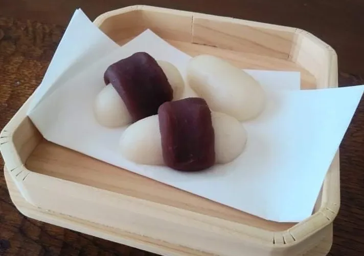 十五夜(中秋の名月/芋名月)の行事食月見団子
